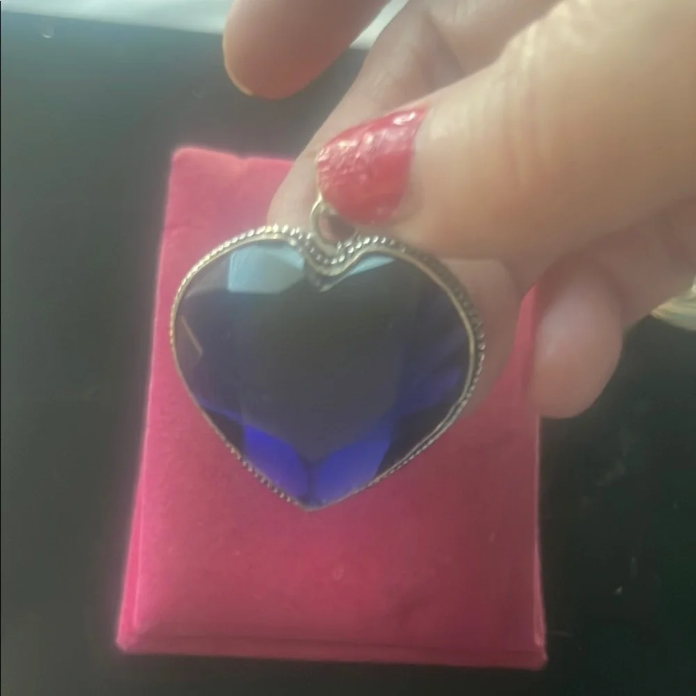 Timeless genuine natural sapphire blue large stoneHeart Titanic inspired - Picture 3 of 7